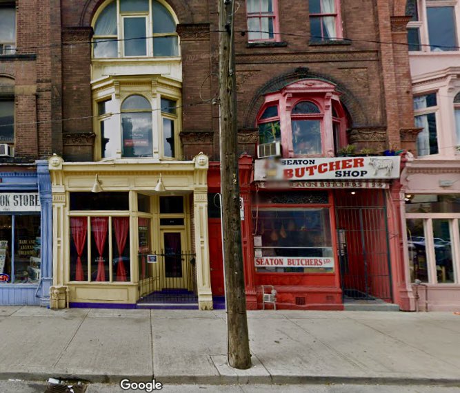 lambiejim's tweet image. The Backdrop Series.
This is a photo of the photo backdrop of the block where Vanya lived in S1 of The Umbrella Academy. IRL, it’s a row of late Victorian heritage buildings at Queen and Sherbourne in #Toronto.
#umbrellaacademy
#setdecorator 
#artdepartment