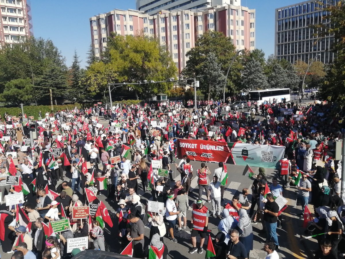 Soykırıma İsyan Filistin'e Destek Yürüyüşü Çok Coşkulu Geçti.
#soykırımaisyan