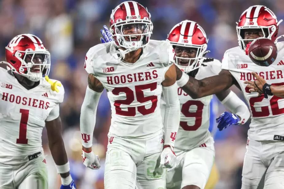 RedditCFB's tweet image. Good morning to the first bowl eligible team in the country and the first bowl eligible team in the country only.