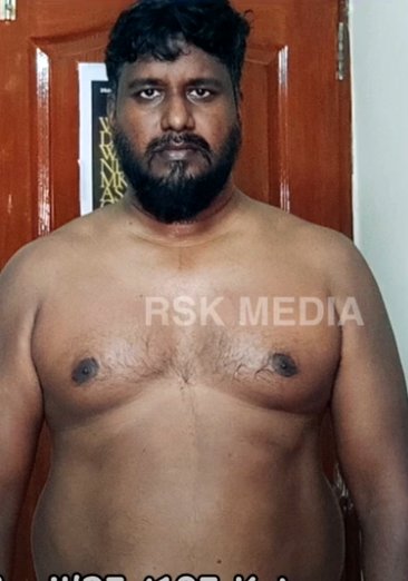 HPhobiaWatch's tweet photo. This person running WeDravidian having such pictures on internet. He keeps posting pro-pakistan stuffs. Whats the chance of him getting honey-trapped by Pak catfish &amp; they making him do such psy-ops 

This needs serious investigation. We will start a mail campaign to NIA tomorrow https://t.co/G9xSSeunOG