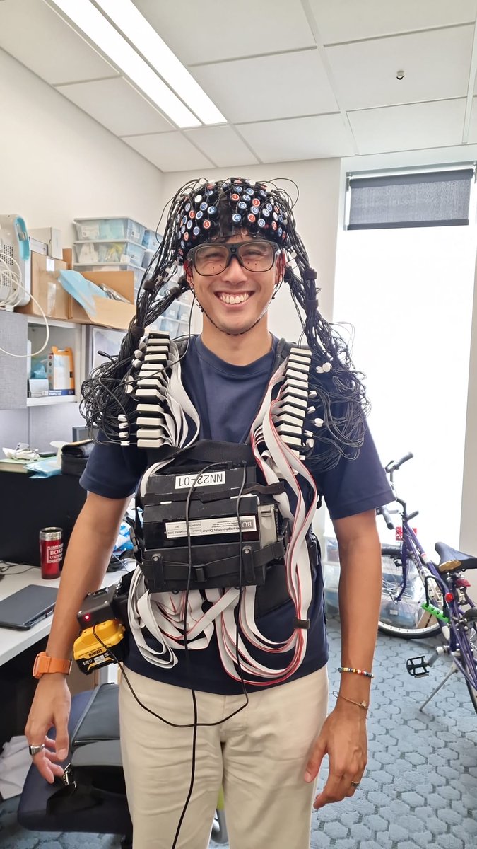 Dr Guy Perkins 🧠🌹 (@brainimagingguy) on Twitter photo As part of my travels on the east coast of the USA, I visited <a href="/BU_NPC/">BU_Neurophotonics</a> lab in Boston & tried on the very cool NinjaNIRS!!
I could walk around w/ eye tracking & full head coverage of surface brain activity! I felt like the Terminator 🤖
Full info --> doi.org/10.1364/BOE.53… As part of my travels on the east coast of the USA, I visited <a href="/BU_NPC/">BU_Neurophotonics</a> lab in Boston & tried on the very cool NinjaNIRS!!
I could walk around w/ eye tracking & full head coverage of surface brain activity! I felt like the Terminator 🤖
Full info --> doi.org/10.1364/BOE.53…