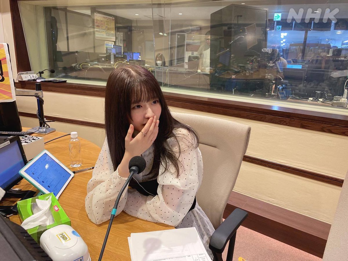 ⭐⋆꙳ #菅原咲月 ちゃんありがとうございました！꙳⋆⭐ 
最初からテンションの高いさっちゃん！スタジオ内はずっとさっちゃんの空気にのまれてました～✨ 
さっちゃんと隣同士、いかがでしたか？
ギャルさちゃんでは、凄く元気出ましたよね！！ 
さっちゃん！ また来てください～！！ 
#nhkらじらー