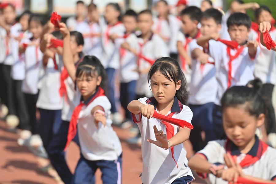 China's education system has evolved from scarce opportunities to the world's largest, serving 291 million students. With ongoing reforms and a focus on quality, the nation aims to become a global leader in education by 2035  xhtxs.cn/XEK