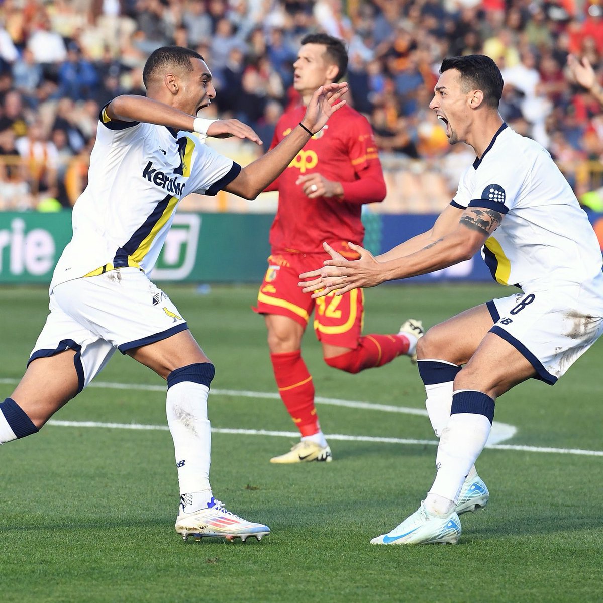 Modena_FC_1912's tweet photo. ๐ก๐ตโก๏ธ#CatMod 1-2 | ๐๐๐ฅ๐๐ฆ๐ฆ๐โผ๏ธ
#DaiGialli https://t.co/dpw83St303