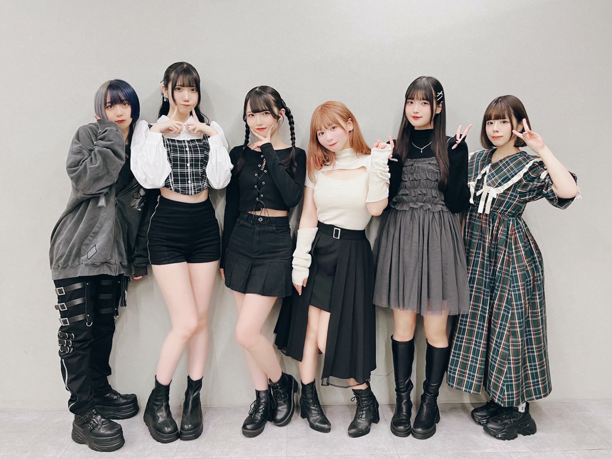 MagMell_info's tweet photo. #不可逆ライブを体感せよ 

不定期公演「不可逆反応-final-」
たくさんのご来場ありがとうございました🖤
そしてナギちゃん密歌ちゃんおかえりなさい💚💜

次回のライブは10/11(金)
マグメル-MagMell-現体制ラストライブ
「HORIZON」at Spotify O-WEST
🎫https://t.co/96qSJhWKnV

#マグメル #MagMell https://t.co/5YTYP5I3Wh