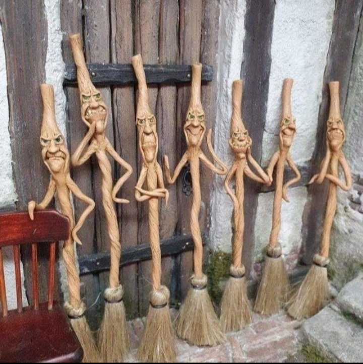 NiftyBuckles's tweet photo. #FolkloreSunday 🧹🧙♀️
In European #broomlore, sweeping after sunset is deemed to bring misfortune.
If you find yourself hexed, just spit on the broom to break the spell! And remember, while using your new broom, make a quick wish—it’s said to come true! 🌙 https://t.co/WRhvG4AAAR