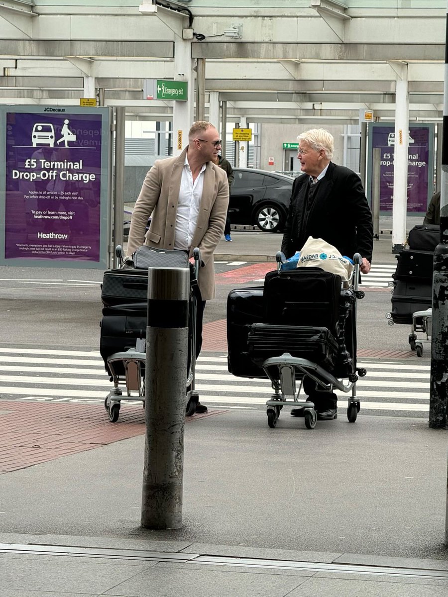 Sigurđur Gísli Bond (@sigurdurgisli) on Twitter photo 