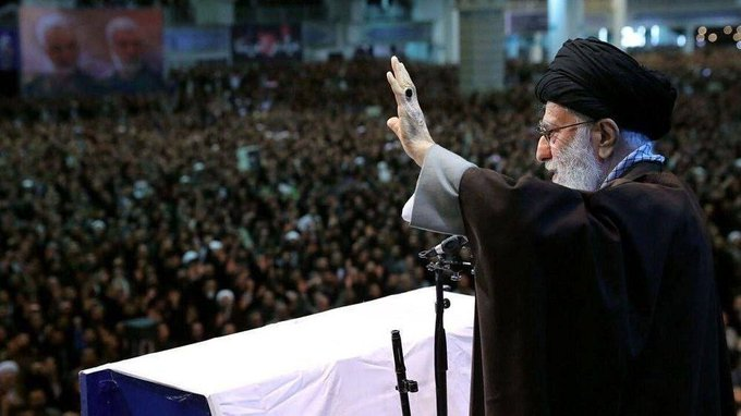 Chain_report_01's tweet photo. 🚨 BREAKING: 

Iran’s Supreme Leader Ayatollah Khamenei says, "Israel is nothing but an American outpost to control land and resources in the Middle East." 🇮🇷🔥  

#Iran #Israel #MiddleEast #BreakingNews https://t.co/rcQayyrJaO