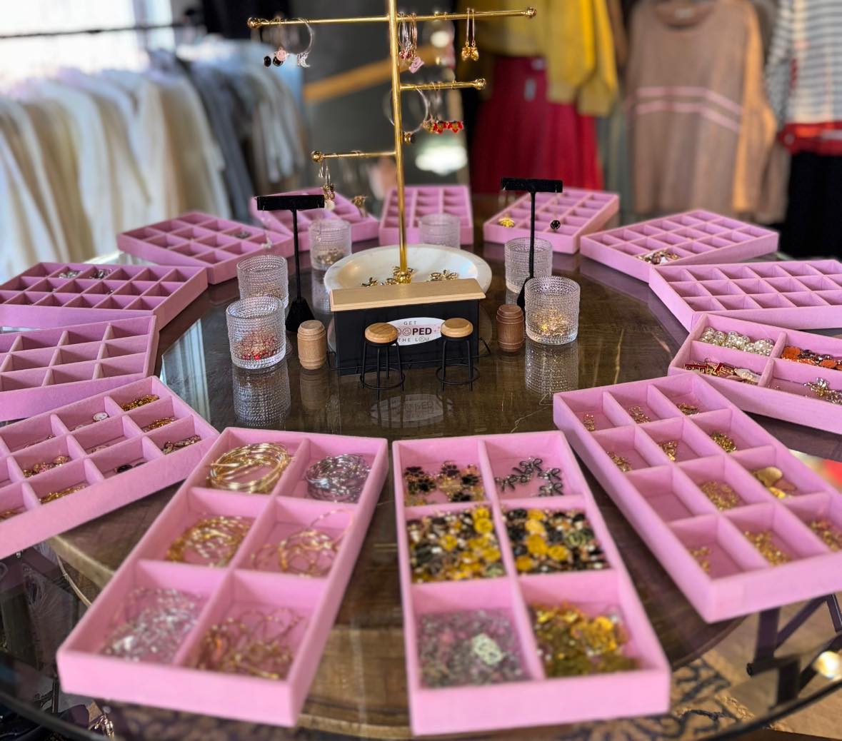 PawsAndBoots's tweet photo. Whatcha doing this Sunday between football games?  How about a little fashion?  We have permanent jewelry, jeans and all types of clothing!  Stop by and see us! You can always shop on line (https://t.co/HAjjkaStqe) #fashion #womensfashion https://t.co/HUYMUYgDOj