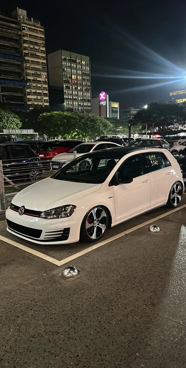 fierros_al_piso's tweet photo. GTI https://t.co/irAaZzeLrR