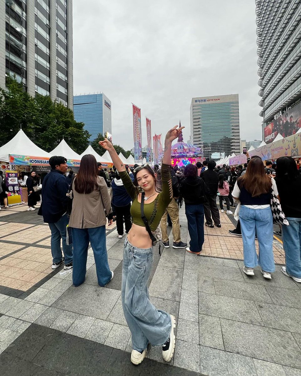 KimSeriUpdates's tweet image. 📢 #AleXaUpdate @AleXa_ZB 

IG Post Upload 
"สวัสดีค่ะ ~😋 오늘 Sawasdee Seoul Thai Festival 다녀왔어용~!! 태국문화, 음식, 음악 알릴수 있도록 재밌는 페스티벌이었어요~!! 🇹🇭🎉✨️ i wanna visit thailand so bad oml" 

#AleXa #알렉사 #AITrooper