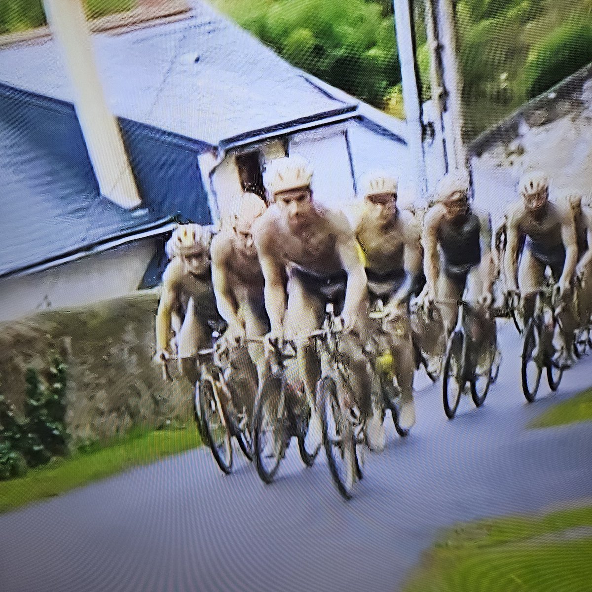 Wie herkent hier nog iemand <a href="/ParisTours/">ParisTours</a>? 😳