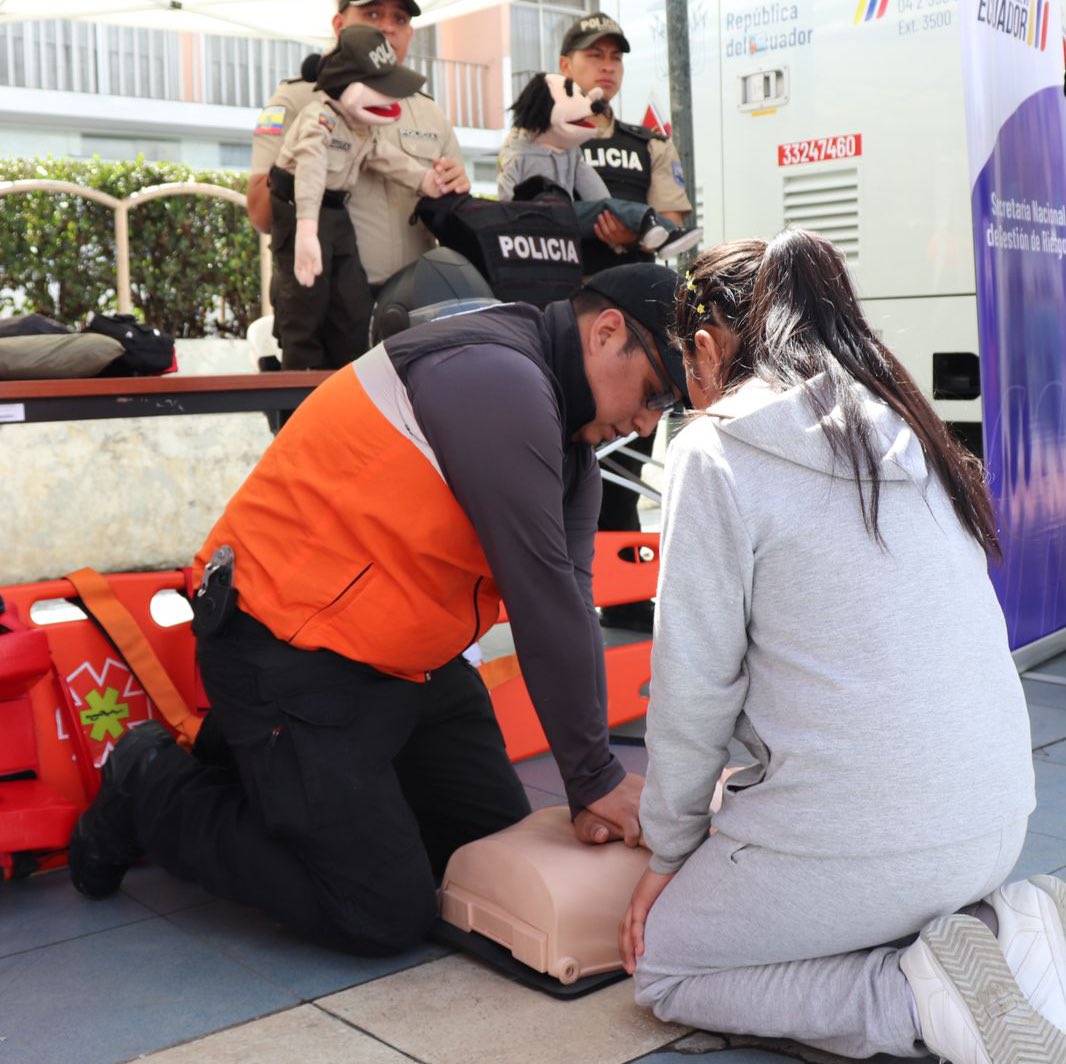 Riesgos_Ec's tweet photo. #Cañar 📍

En conjunto con el @MAzogues , se llevó a cabo la feria de “Prevención de Riesgos por un #EcuadorResiliente”. Se contó con la participación de varias instituciones de primera respuesta con el fin de promover la preparación ante eventos peligrosos.

#UniendoEsfuerzos https://t.co/8I46V9S5ib