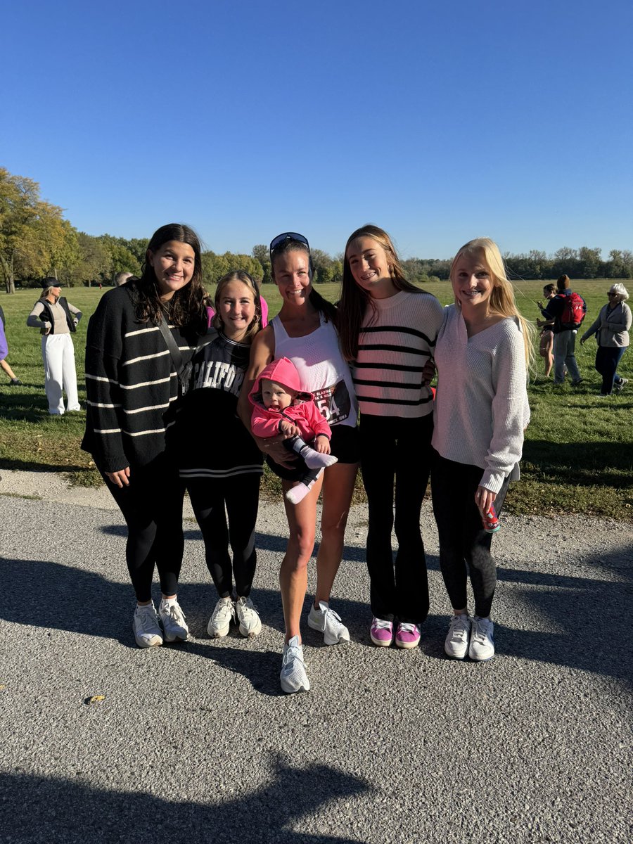 WarriorRunning's tweet photo. Congrats to our Asst Coach Danna Herrick on her 4th place finish at the Elite Women’s 5K this morning.  She went sub 17 and finished in a blazing 16:59.  She had some great support too!  #BeThinkFinishSTRONG https://t.co/EQYXp5Kn5X