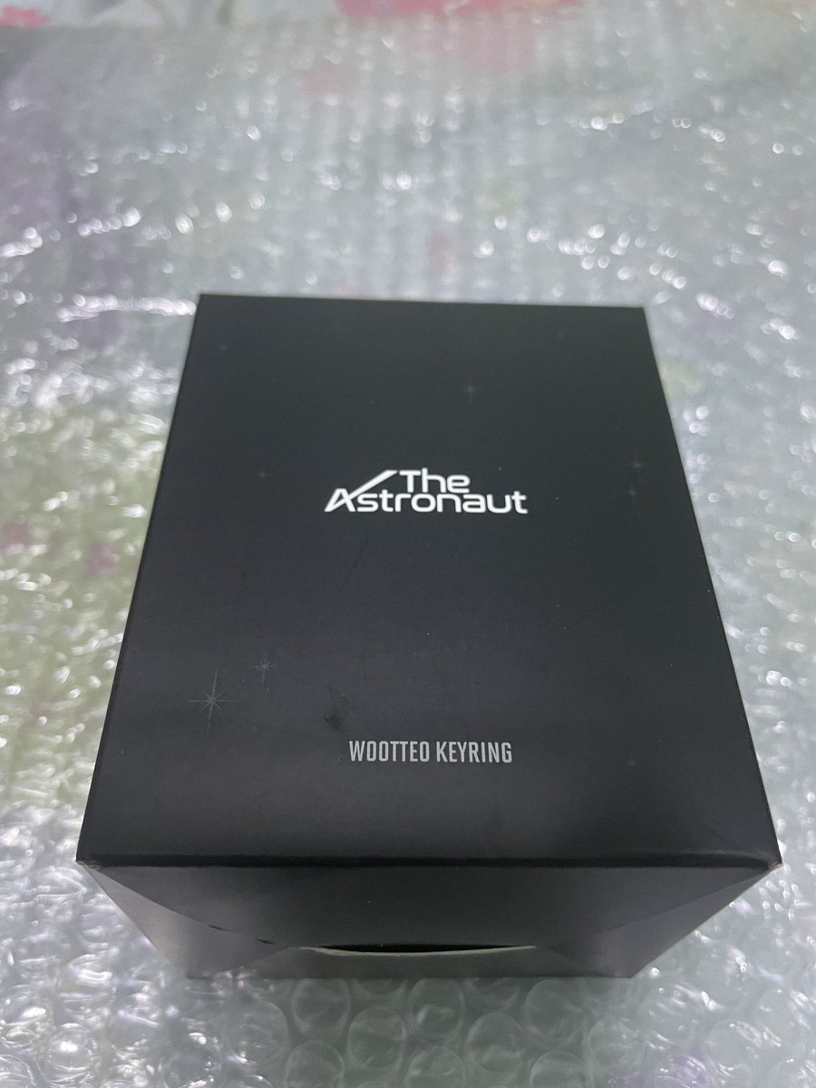 cheoliebuys's tweet photo. wts lfb ph only

❥ the astronaut : wootteo keyring

💸 900 php | 3 days dop

- onhand &amp; ready to ship 
- mint condition

comment mine or dm if interested! https://t.co/SqeEt655yk