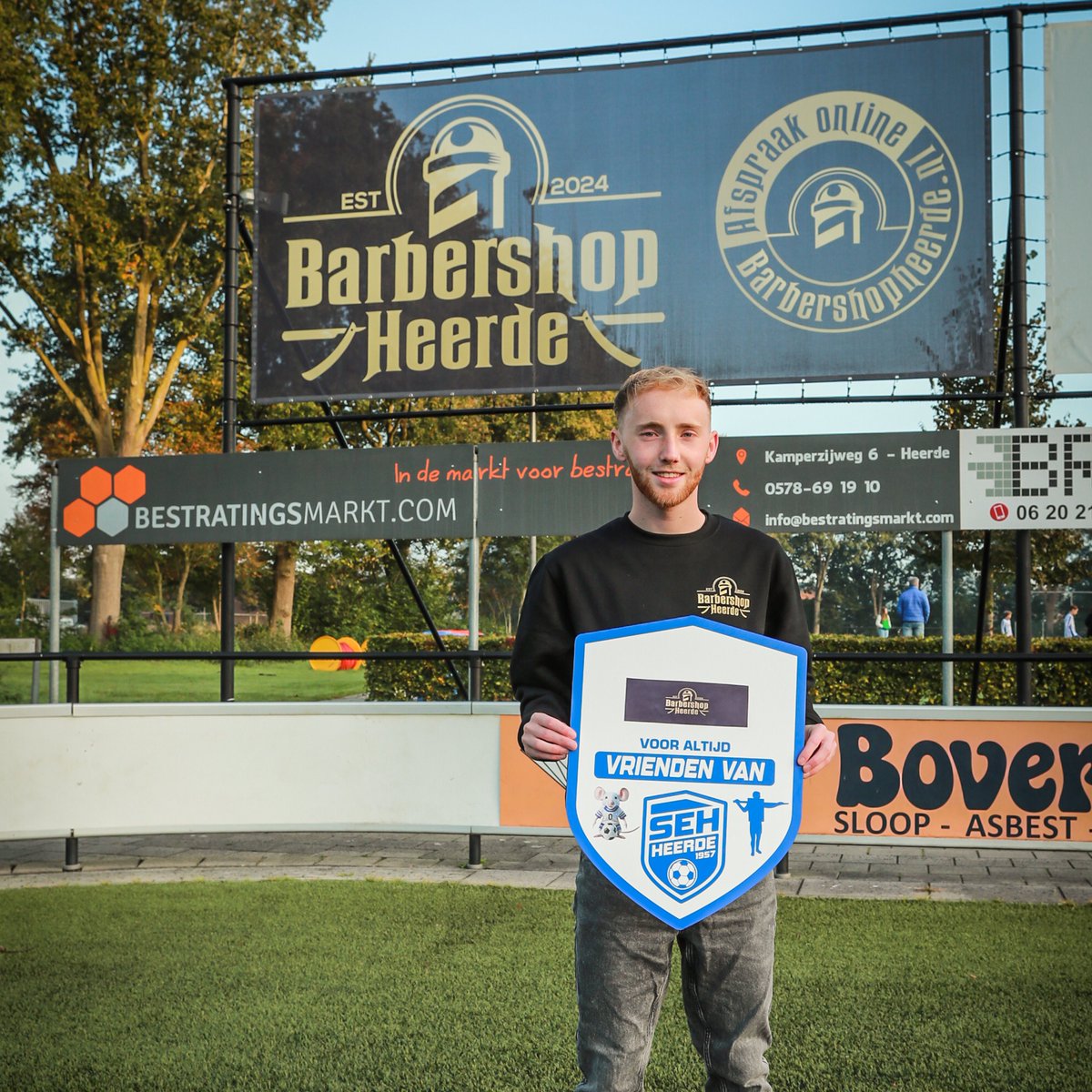 💙🤍Nieuw sponsordoek Barbershop Heerde! Lees meer @ vvseh.nl/nieuw-sponsord…

#sponsoring #pr #trots #sponsordoek #barbershop #heerde #wijzijnseh