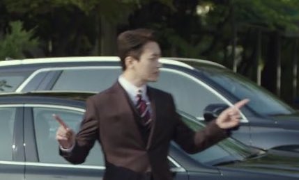 겉으론 Bad 동, 속으론 good 동
나를 잘 알지도 못하면서 내 겉모습만 보면서
한심한 검사로 보는 
너의 시선이 난 너무나 웃겨