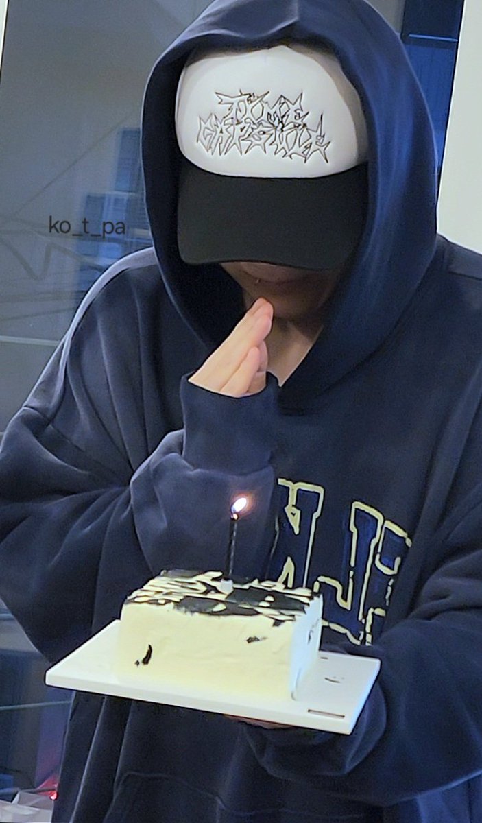 n_ko_t_pa's tweet photo. #HAPPYPENOMECODAY

10월 7일 정동욱의 생일을 축하합니다! 🎂🥳
올해는 직접 축하줄 수 있어서 기뻤고 그 마음이 온전히 전달 됐길 바라요🤍 언제나 응원하고 사랑하는 나의 아티스트, 항상 건강하고 행복한 하루 되세요! 다시 한 번 생일 축하드립니다!🎉 https://t.co/ou4jO6wa44