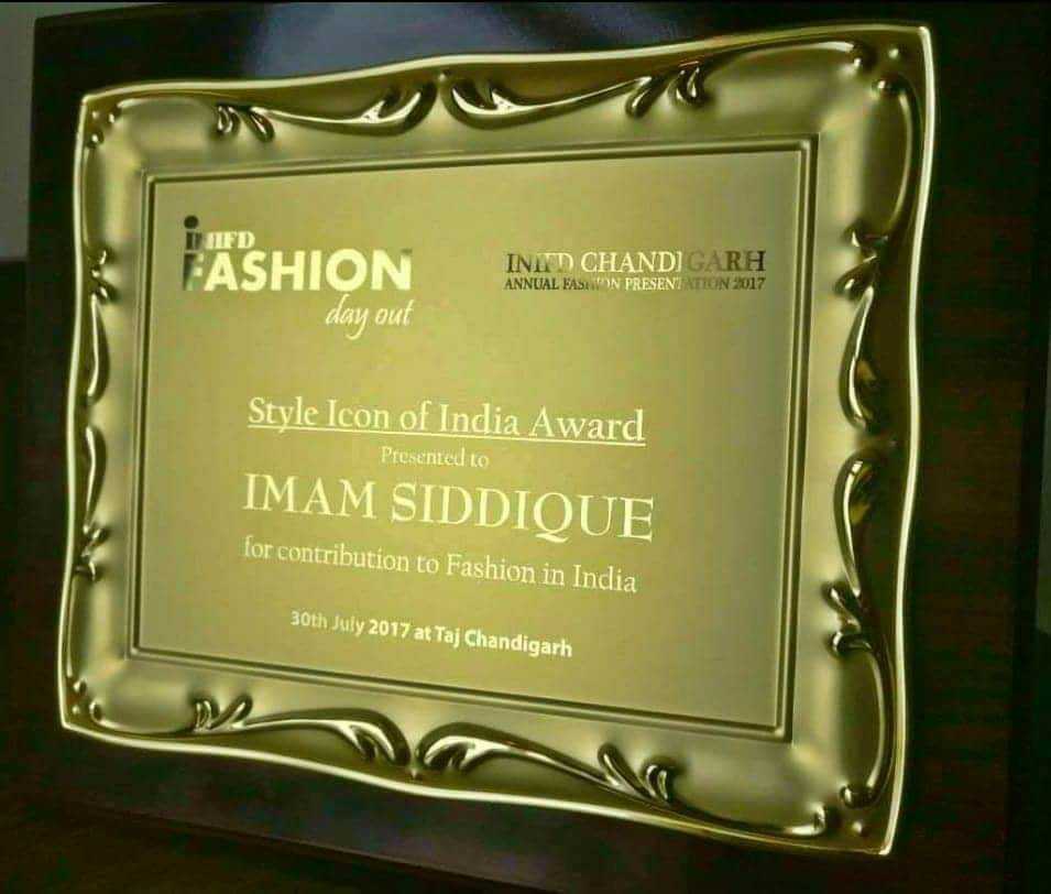 Imam_A_Siddique's tweet photo. @bumblebee172901 @tweetforfun26 @raniisahibaa @heyshankar_ @MissMalini #ShubhNavratri! #TimeOutWithImam was a #ScriptedSoapOpera ideal entertainment for #EnthuCutlets...Like you 🤣😂😅 https://t.co/HdUO5t9QW1… https://t.co/1Jlr6A44w2