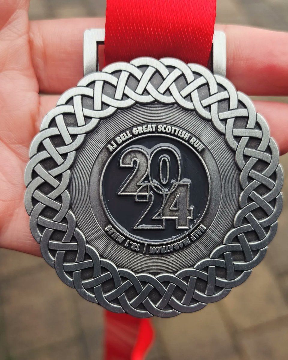 MissHYTweets's tweet photo. Absolutely delighted to finish the @GreatScotRun half marathon today. Never thought I'd see the day I could manage this but was a great event with fantastic support from start to finish! 🏅✅️ https://t.co/7fTFWDWoJb