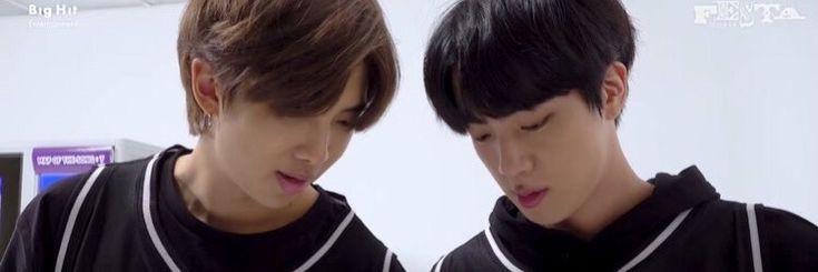 Ruleta by:🐰 ꒰ᐢ. .ᐢ꒱₊˚⊹

🥇-20 robuxs, sp0tify invitación y Canva invitación 

🥈-Viki y canva invitación