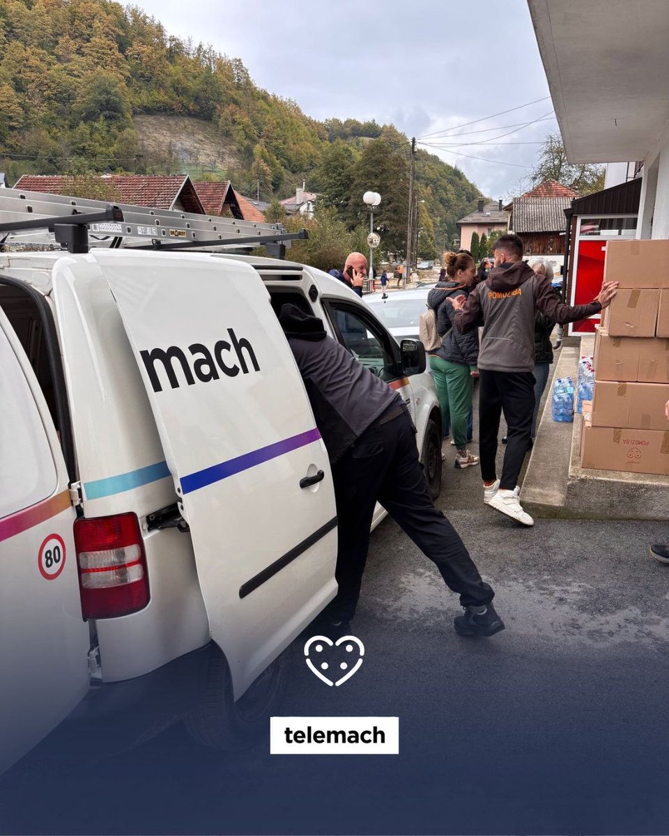 TelemachBH's tweet photo. Naši zaposleni su posjetili Jablanicu i naselja pogođena poplavama. Zajedno sa @pomozi.ba, uručili smo osnovne potrepštine onima koji su izgubili gotovo sve. Nastavljamo pružati podršku.

#TelemachBH #pomoziba https://t.co/YwrTgf25BM