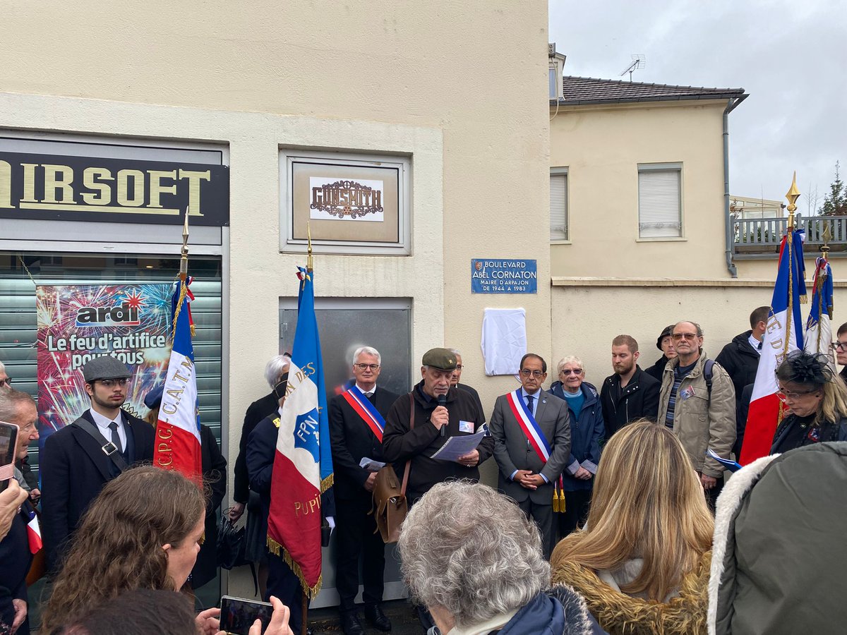 TOUZETalexandre's tweet photo. Après-midi mémoriel à #arpajon avec notamment l'inauguration de deux plaques (rue du 22 août 1944 et boulevard Abel Cornaton).
#80ansdelaliberation #COMRA
#CantonArpajon #cantonarpajonlardy https://t.co/RZesWMYaM7