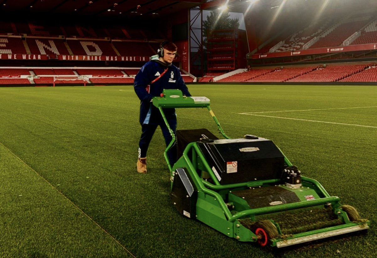 Benjaytaylor's tweet photo. Super proud of @jamescassidy01 being let loose with a @DennisMowers ES34R tonight at @NFFC ! The look of concentration on his face!! Make sure those lines are straight!!! https://t.co/AgEi23kwpL