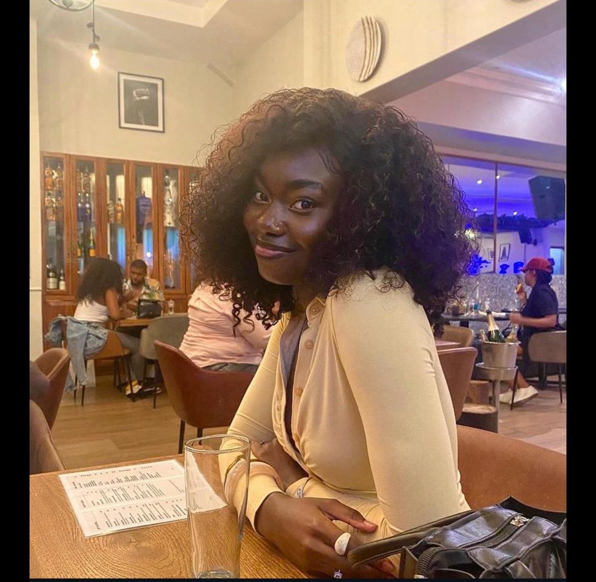 Roland (@rl_patriote) on Twitter photo Elle s'appelle Alexandra Martine Diengo Lumbayi, Etudiante d'origine congolaise (RDC) disparue depuis plus de 4 jours de sa maison vers Trois Rivieres au Quebec... Silence au niveau de la presse <a href="/JdeMontreal/">Le Journal de Montréal</a> <a href="/LP_LaPresse/">La Presse</a>, silence chez Legault <a href="/francoislegault/">François Legault</a> et <a href="/CFrechette/">Christine Fréchette</a>. Elle s'appelle Alexandra Martine Diengo Lumbayi, Etudiante d'origine congolaise (RDC) disparue depuis plus de 4 jours de sa maison vers Trois Rivieres au Quebec... Silence au niveau de la presse <a href="/JdeMontreal/">Le Journal de Montréal</a> <a href="/LP_LaPresse/">La Presse</a>, silence chez Legault <a href="/francoislegault/">François Legault</a> et <a href="/CFrechette/">Christine Fréchette</a>.