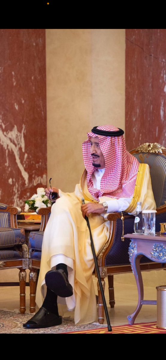 mohd707g's tweet photo. اللهم اجمع ل خادم الحرمين الشريفين بين الاجر والعافيه خطاك السو #الديوان_الملكي https://t.co/pRZmLyteZD