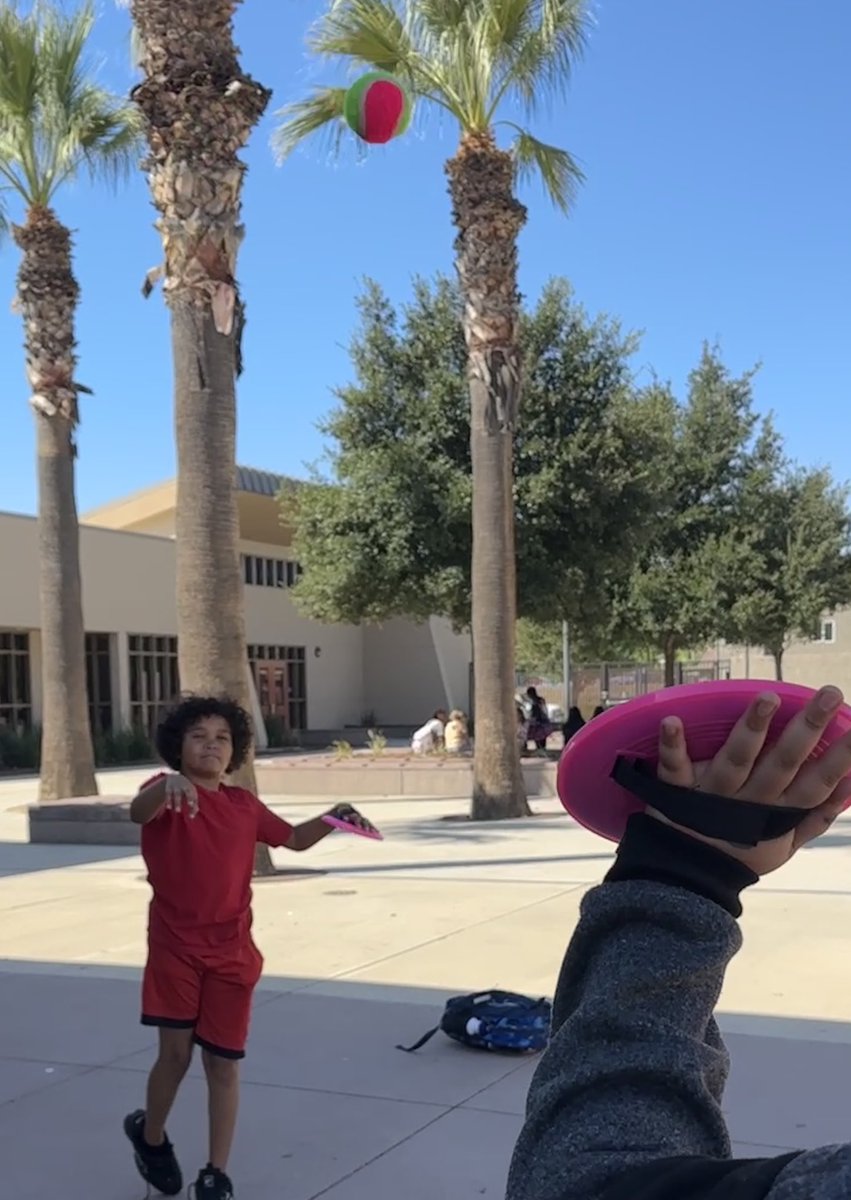 DanielTodd_'s tweet photo. Lunch time fun with students @ChaseScorpions! Thanks to everyone who helps to make this happen. 🙏 🎉 https://t.co/DuEfRYWQYo