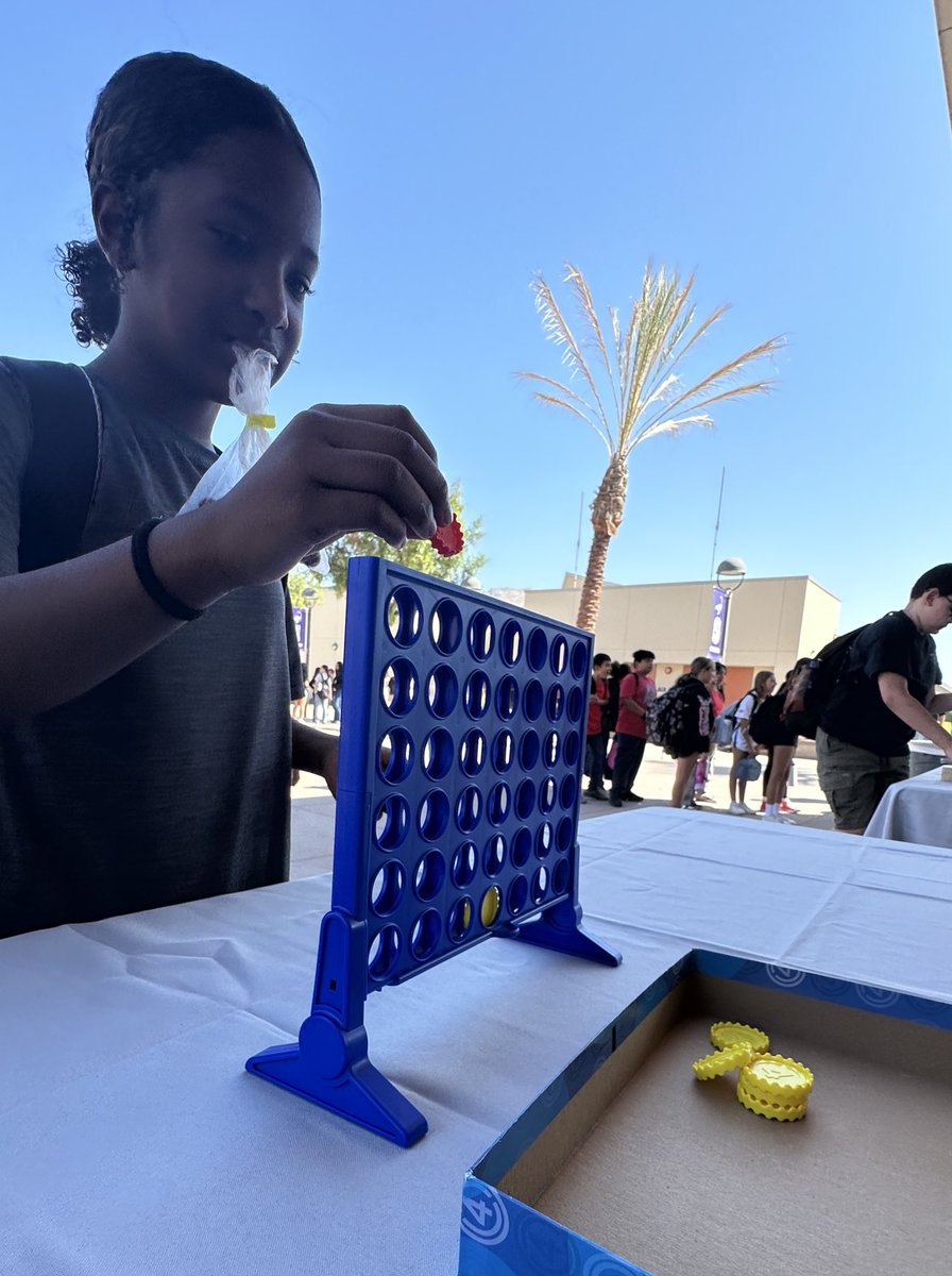 DanielTodd_'s tweet photo. Lunch time fun with students @ChaseScorpions! Thanks to everyone who helps to make this happen. 🙏 🎉 https://t.co/DuEfRYWQYo