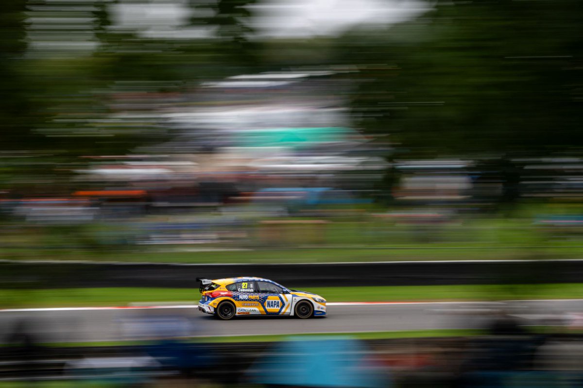 naparacinguk's tweet photo. 🔵🟡 🏆 WHAT A FINISH! 🏁

Ash Sutton clinches P1 in the final race of the season, while Dan Cammish finishes strong in P4. Sam Osborne crosses the line in P7, and Dan Rowbottom wraps up the race in P15.

 #BTCC #NAPARacingUK #NAPARacing #BrandsHatchGP  #FastFord #Finale https://t.co/YEsP79Ir2B