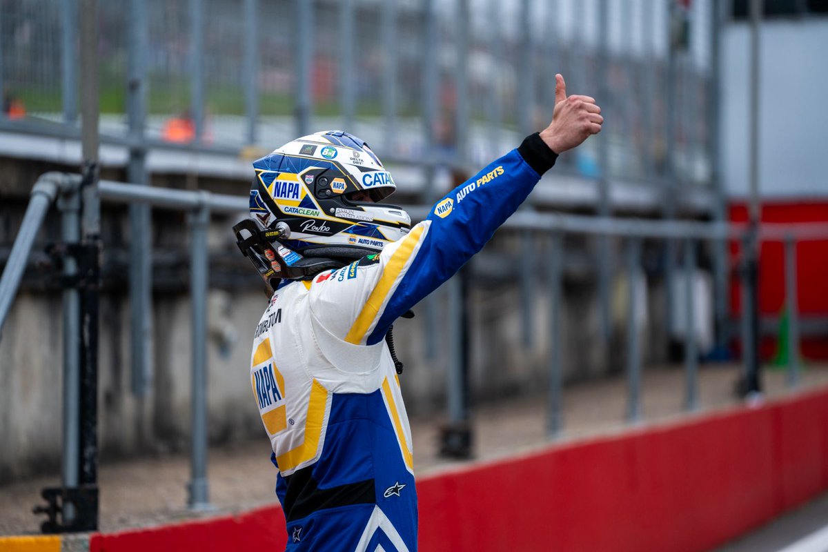 🔵🟡 🏆 WHAT A FINISH! 🏁

Ash Sutton clinches P1 in the final race of the season, while Dan Cammish finishes strong in P4. Sam Osborne crosses the line in P7, and Dan Rowbottom wraps up the race in P15.

 #BTCC #NAPARacingUK #NAPARacing #BrandsHatchGP  #FastFord #Finale