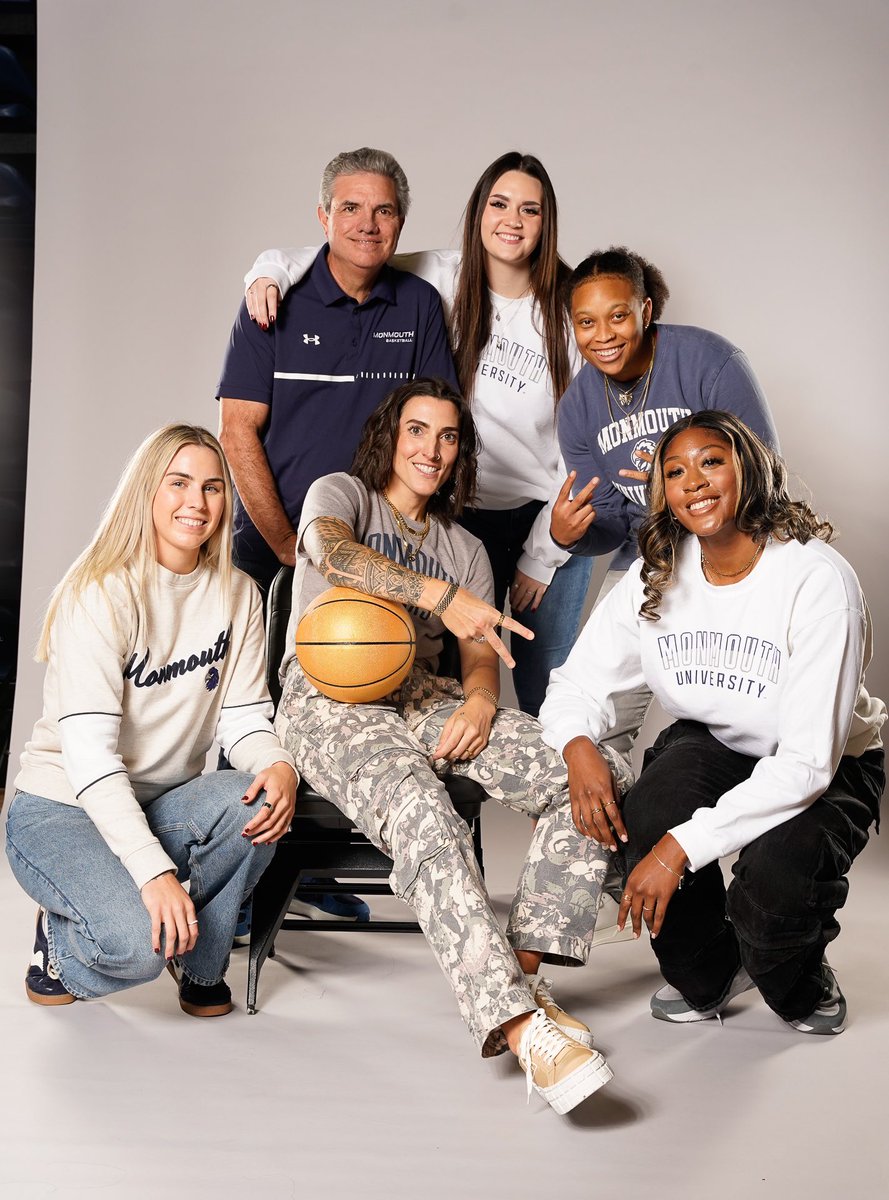 Happy #NationalCoachesDay to the squad!

#FlyHawks