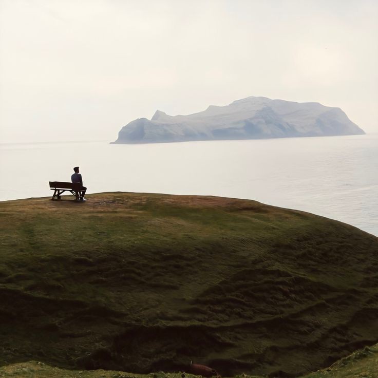 Herkes yerini yurdunu bulmuş, 
biz gurbette kalmışız.