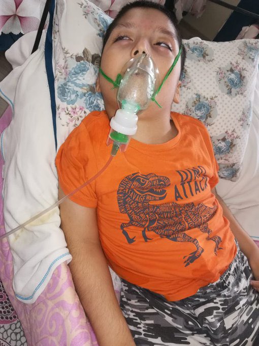 TutsakBebekler's tweet photo. YUSUF KERİM YASASI BABALARI DA KAPSASIN

3 senedir Osmaniye Toprakkale Cezaevi’nde tutuklu bulunan 2 çocuk babası KHK’lı polis memuru Halit Gökkaya’nın eşi Güldane Gökkaya:
“Oğlum engelli. Eşime çok ihtiyaç duyduğumuz bir dönem. Çıkan yasaların bizleri de kapsamasını, eşimin tahliye edilmesini istiyorum.”
@turkan_elci