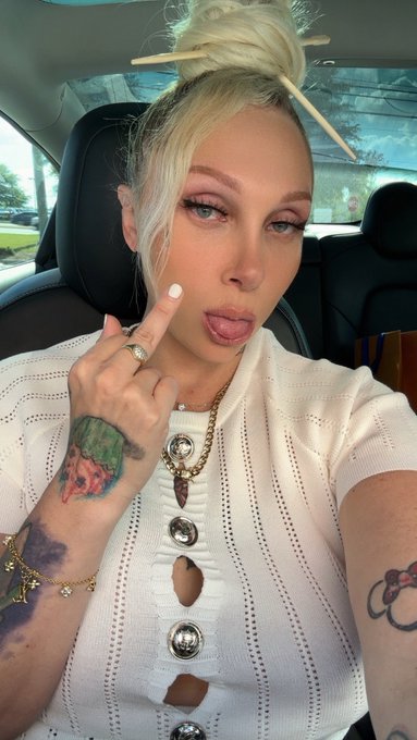 Can we just fuck? https://t.co/gMzzB3fzDD
