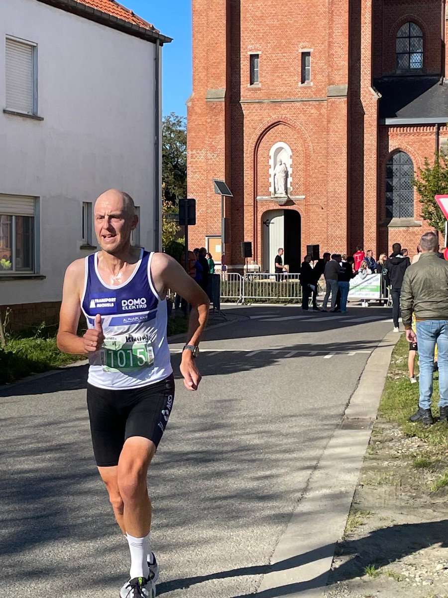 Wat een zalig nazomer weekend, zaterdag 6 u easy gravel met sportieve collega’s doorheen Nederlands Brabant 🇳🇱 en op zondag 10 km full gaz kunnen afzien in de plaatselijke jogging 🔥 , beter gaat het niet worden ☺️#sportersbelevenmeer #cycling #running