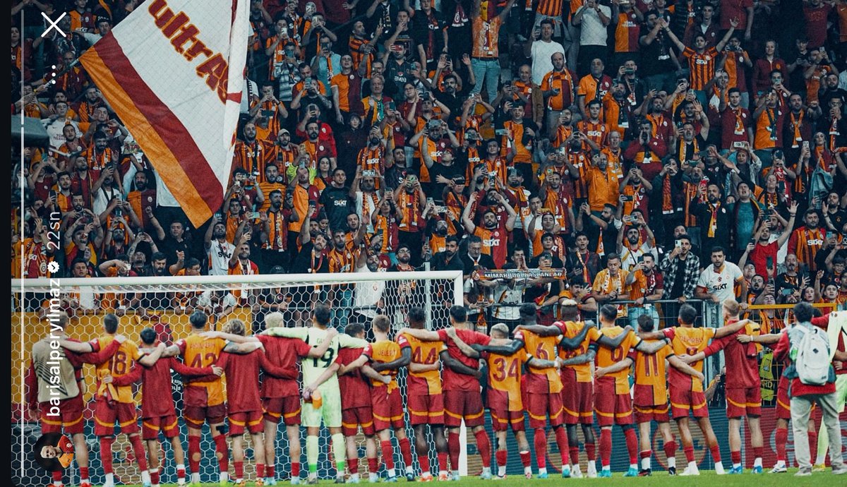 Bu takım bireysel gücünle ayakta duruyor. Okan Buruk çıkmış bu takımı 13.üncü olduğumuz sezonla kıyaslıyor 😅 

Okan: ben gelmeden önce bu takım küme düşme hatına yakın oynuyordu !

#Galatasaray #okanburuk #penaltı 
#Fatihterim