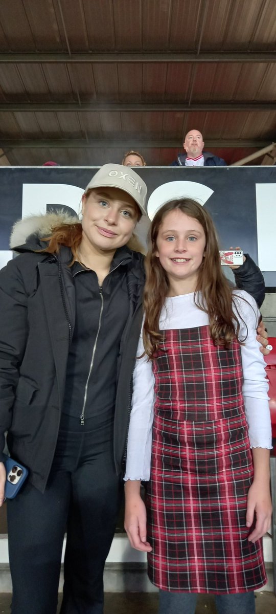 Faith finally getting to meet Grace Banks, she was well chuffed thanks <a href="/GennaBanks/">Genna Banks</a> for introducing her. It's ace when the girls inspiring the girls turn out to be really nice 😁⚫️🟡🏉