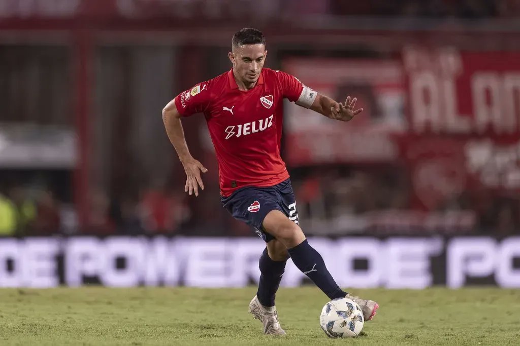 ramaifc's tweet photo. Así como no hay que renovarle a Laso, tampoco hay que renovarle a Marcone, el puesto ya está mas que cubierto por el tata Martínez.
Muy mal partido del capitán de Independiente al igual que el de su amigo Damián Pérez, que tampoco debe seguir en el club. https://t.co/QyCuNDxKpV