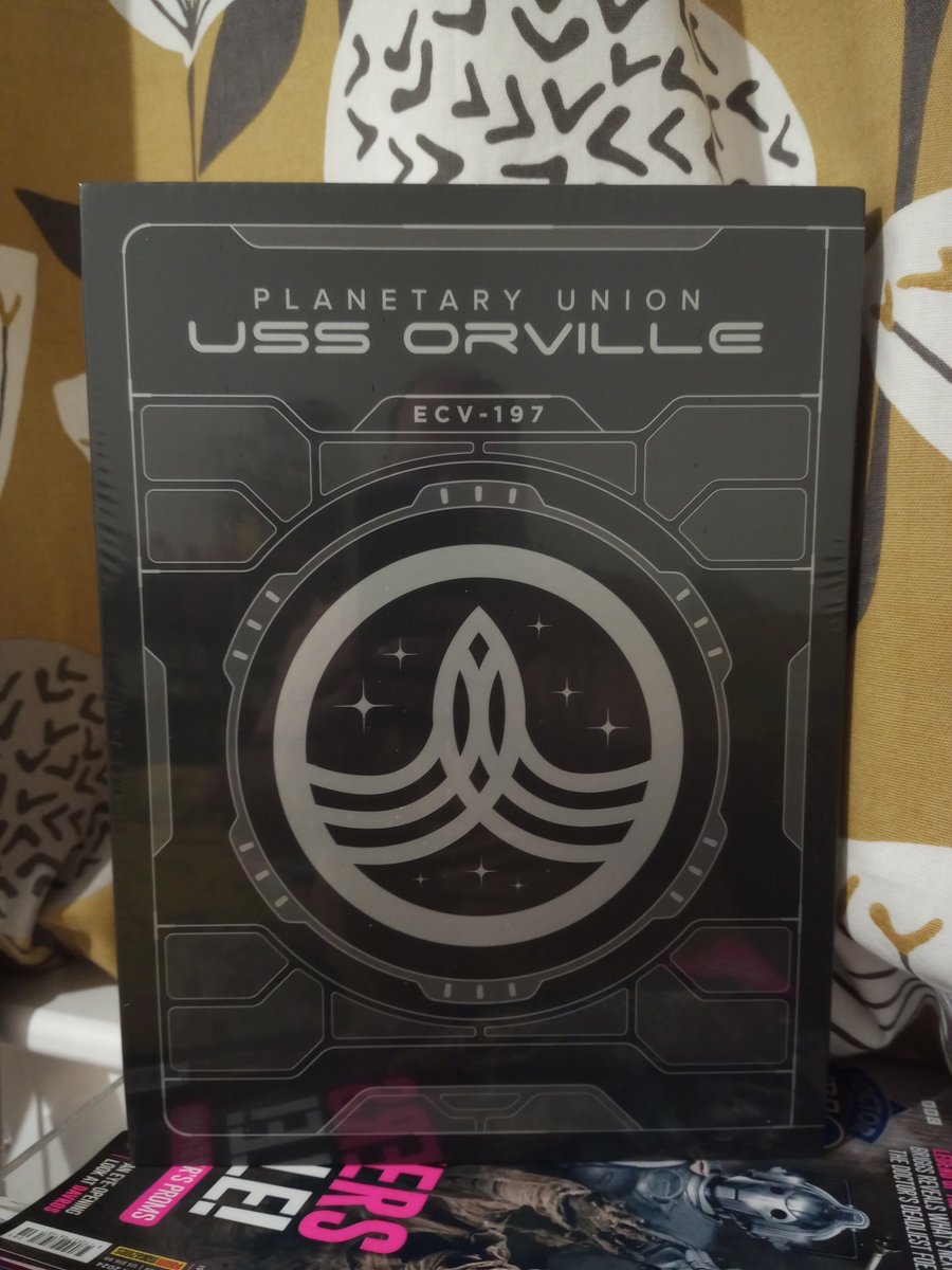CaptAJH's tweet image. So this Arrived in the post today... 

#TheOrville #DuluxEdition #Schematics #ShipsLogs #PlanetaryUnion
