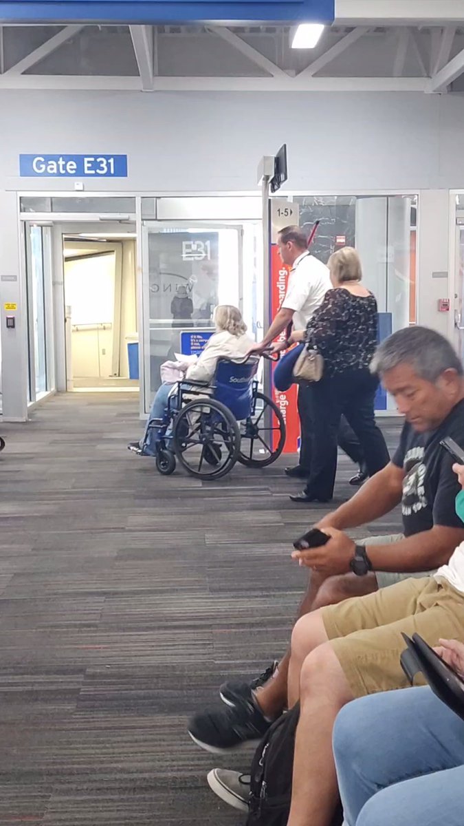 Julie (Olivarri) Braun tweet media