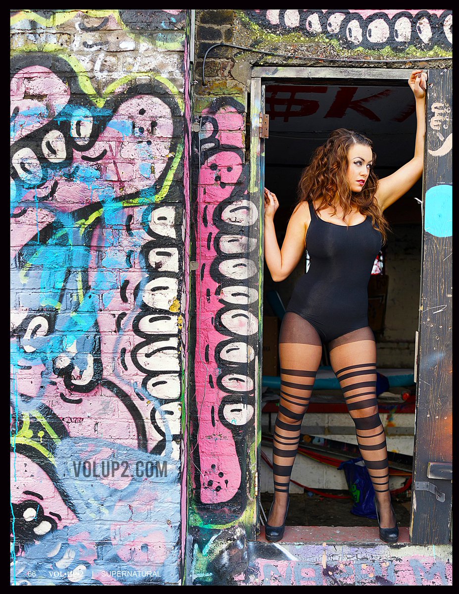 SEE FULL EDITORIAL HERE
volup2.com/editorials/202…
Photographer Velvet d’Amour
Stockings MISS DIFUSA
H/MU Rachel Williamson
Model Laura Goodwin