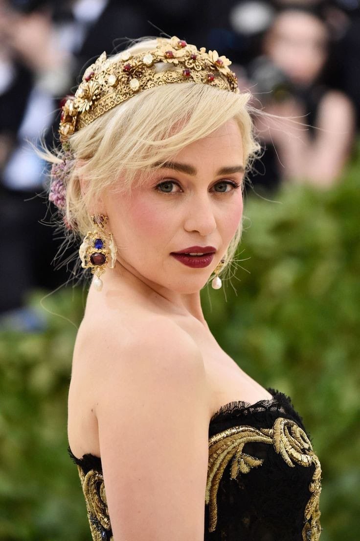 rhaenyrasrealm's tweet photo. she was serving daenerys targaryen realness https://t.co/jY3PmJ30p9