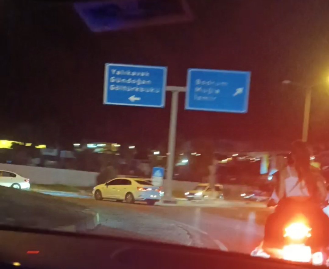 Melissmertt's tweet photo. Bodrum'da geceler bile bir başka güzel oluyor 😊😊😀 https://t.co/96z4fh2rtS