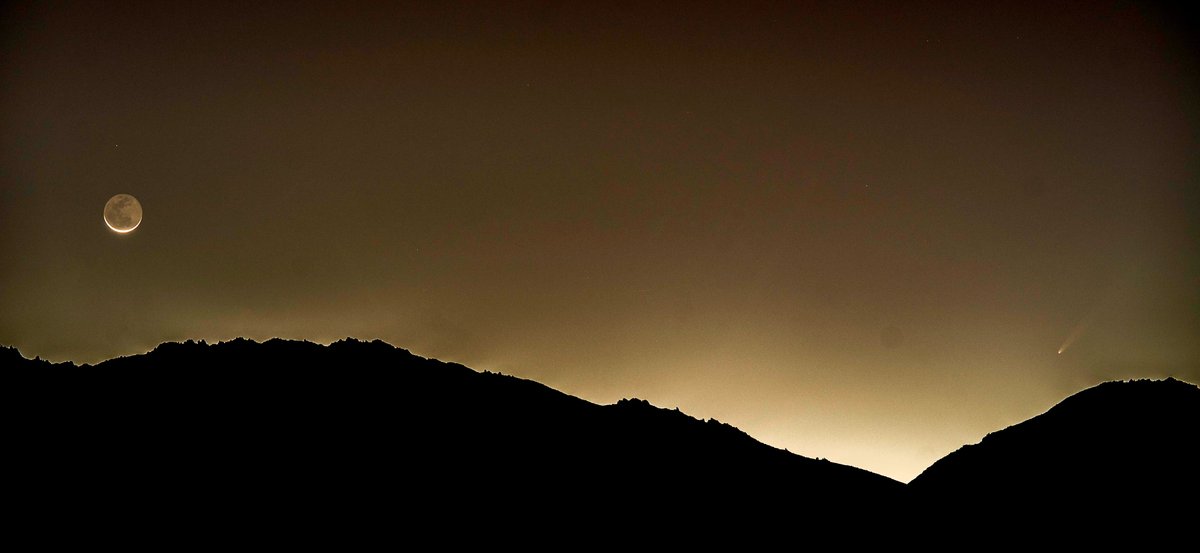 dorje1974's tweet photo. Star Party with a  Celestial Guest!
Just as the sun was about to rise, the cresent moon and the comet (Tsuchinshan-ATLAS 2024) share the sky above the Hanle mountain silhouette. A sureal moment on the 1st October during the Hanle Dark Sky Reserve Star Party  celebrated HDSR Hanle https://t.co/mejhh0Uc7I