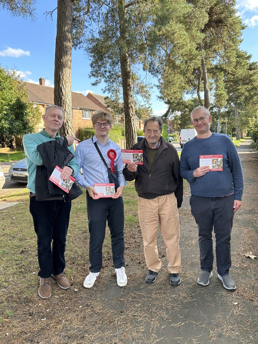 LabourHeath's tweet image. What a good day campaigning in Old Dean Ward for Charlie Wilson! 🌹👍

A great response from residents on the doorstep, especially those who voted for other parties in the General Election. 

They know the election this time is a two-horse race between Labour and Tories.