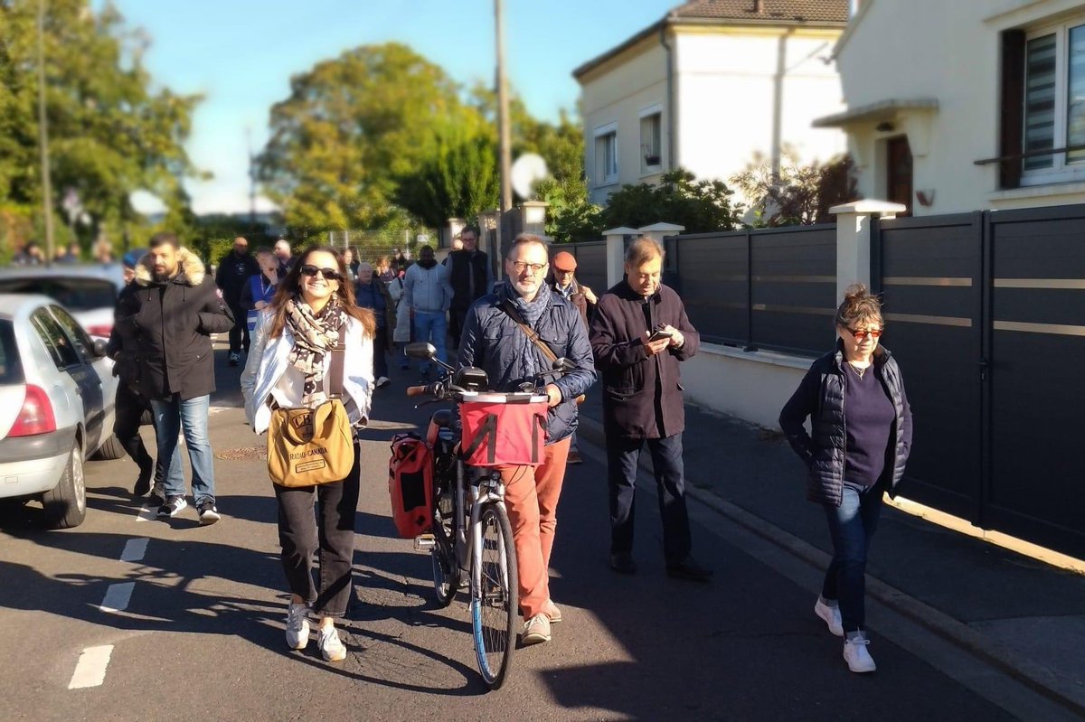 cgicquel's tweet photo. En visite de quartier 📸 @XavierPERICAT
#argenteuil #valsud #visitedequartier https://t.co/gKb0LPATKT